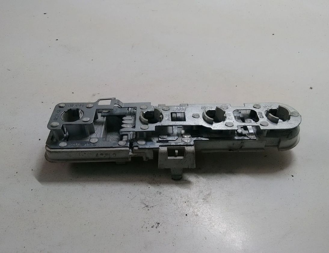 AUDI A4 B6/8E (2000-2005) Kontakty zadných svetiel 8D9945257 29774502