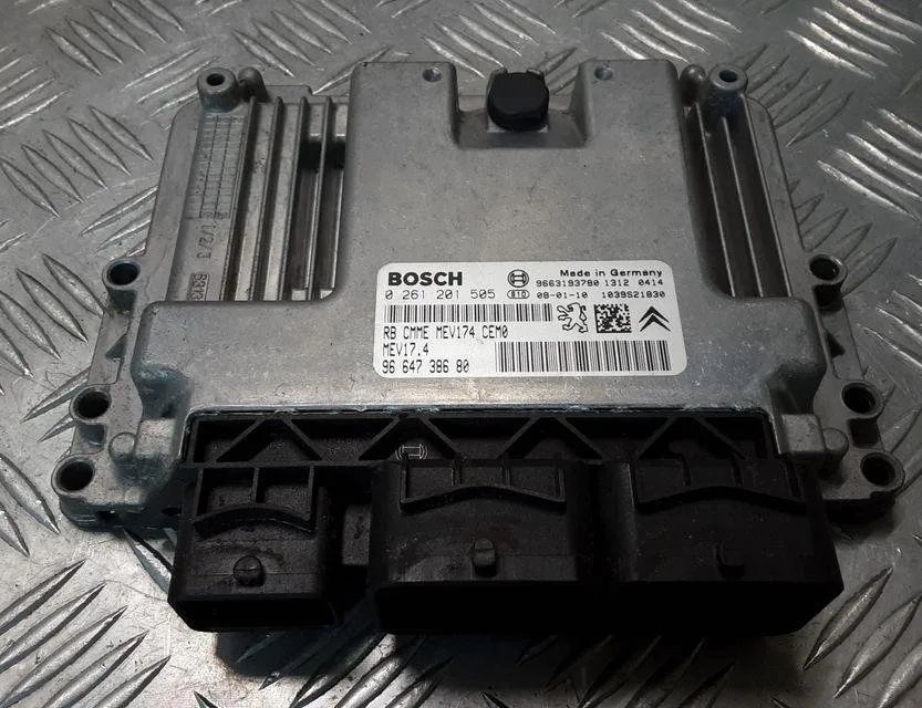 PEUGEOT 208 Peugeot 208 (2012-2015) Блок управления двигателем 9664738680 30486753