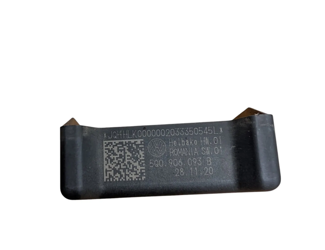 VOLKSWAGEN Passat B8 (2014-2023) Ovládanie palivového čerpadla 5Q0906093B 30818204