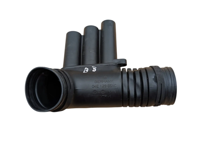 VOLKSWAGEN Passat B8 (2014-2023) Potrubie pre dodávku vzduchu 04E129651C 31681682