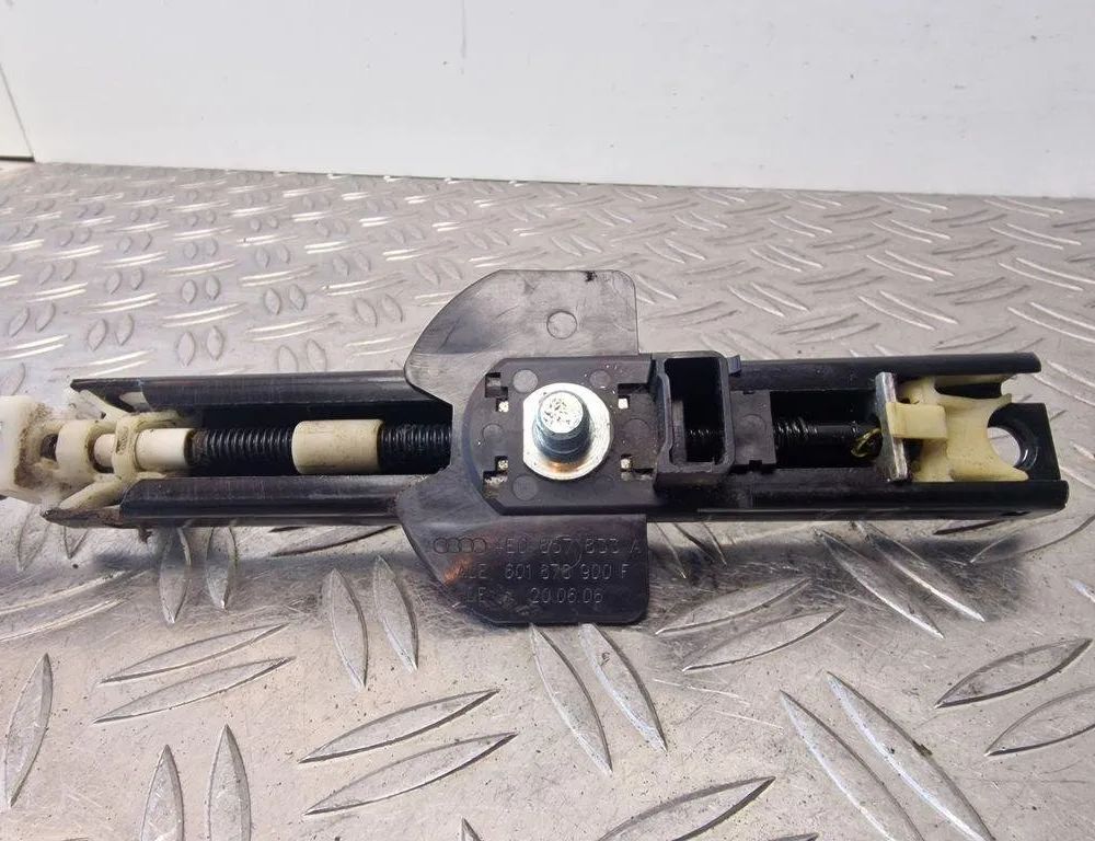 AUDI A8 D3/4E (2002-2010) Výškový nastavovač bezpečnostného pásu ľavého predného sedadla 4E0857833A 31235172