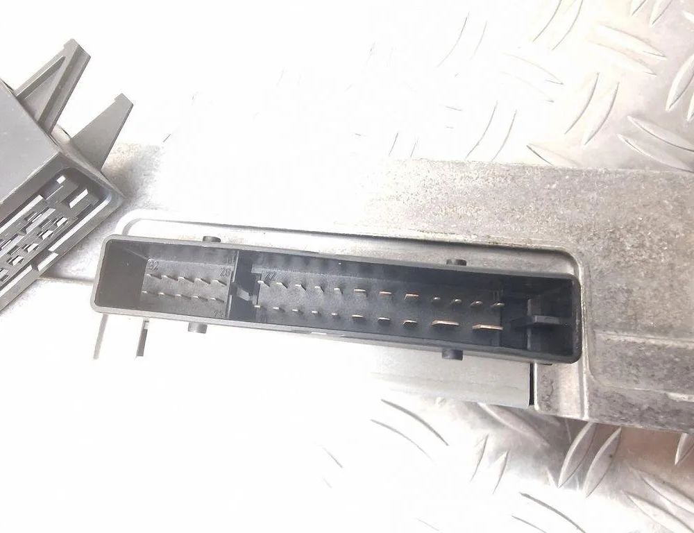 AUDI A4 B8/8K (2011-2016) Sound Amplifier 8T0035223J 31240290