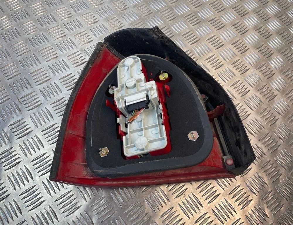 AUDI A3 8L (1996-2003) Фонарь задний правый 8L0945096B 31241559