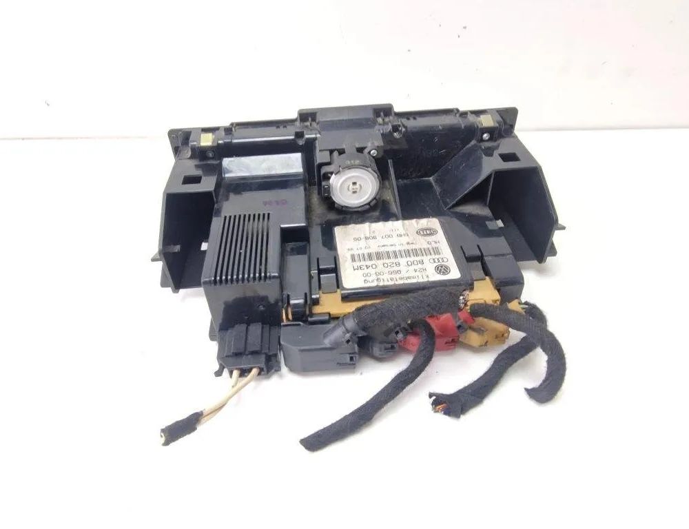 AUDI A4 B8/8K (2011-2016) Другие блоки управления 8D0820043M 31249914