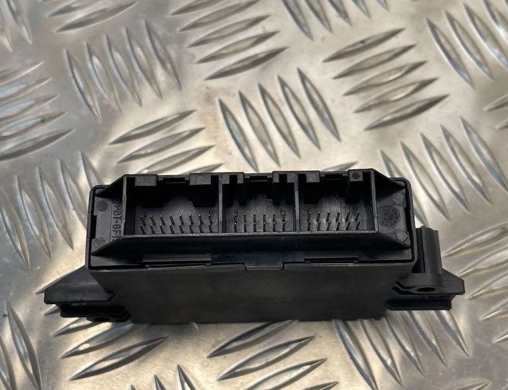 AUDI A6 allroad C5 (2000-2006) PDC jednotka na kontrolu vzdialenosti pri parkovaní 8E0919283 31275663