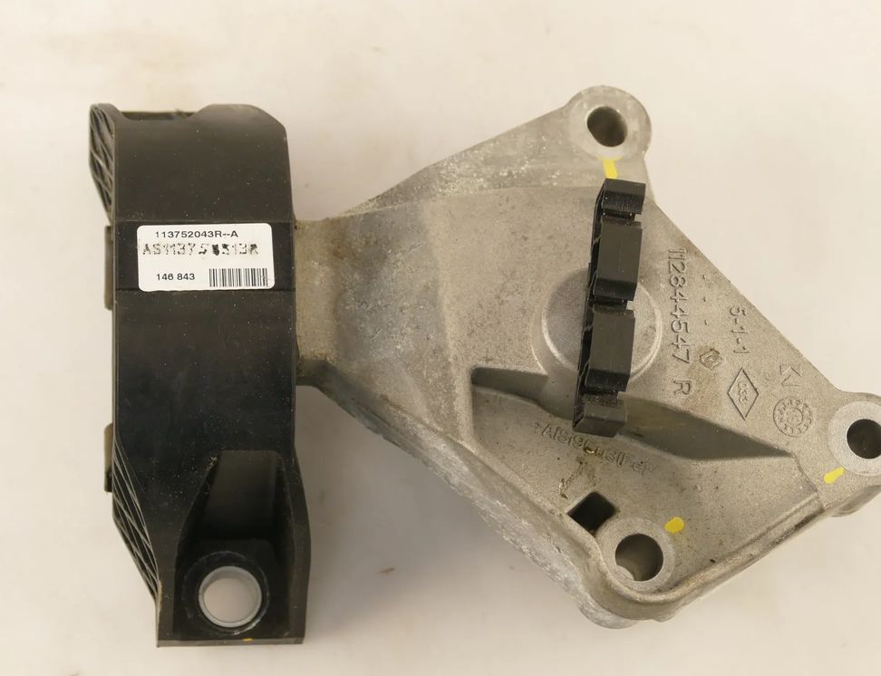 DACIA Sandero 2 generation (2013-2020) Right Side Engine Mount 112844547R 11523625