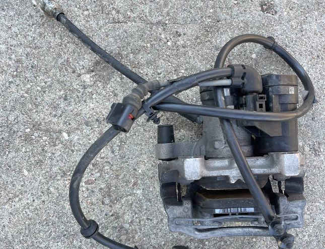 AUDI A3 8Y (2020-2024) Супорт тормозов задний левый 5r3615406a,5r3615405a 25843646