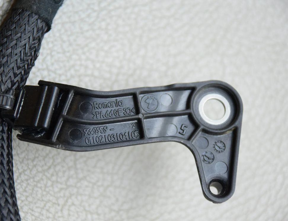 BMW 5 Series G30/G31 (2016-2023) Положительный аккумуляторный кабель 9355558,65318810 14468116