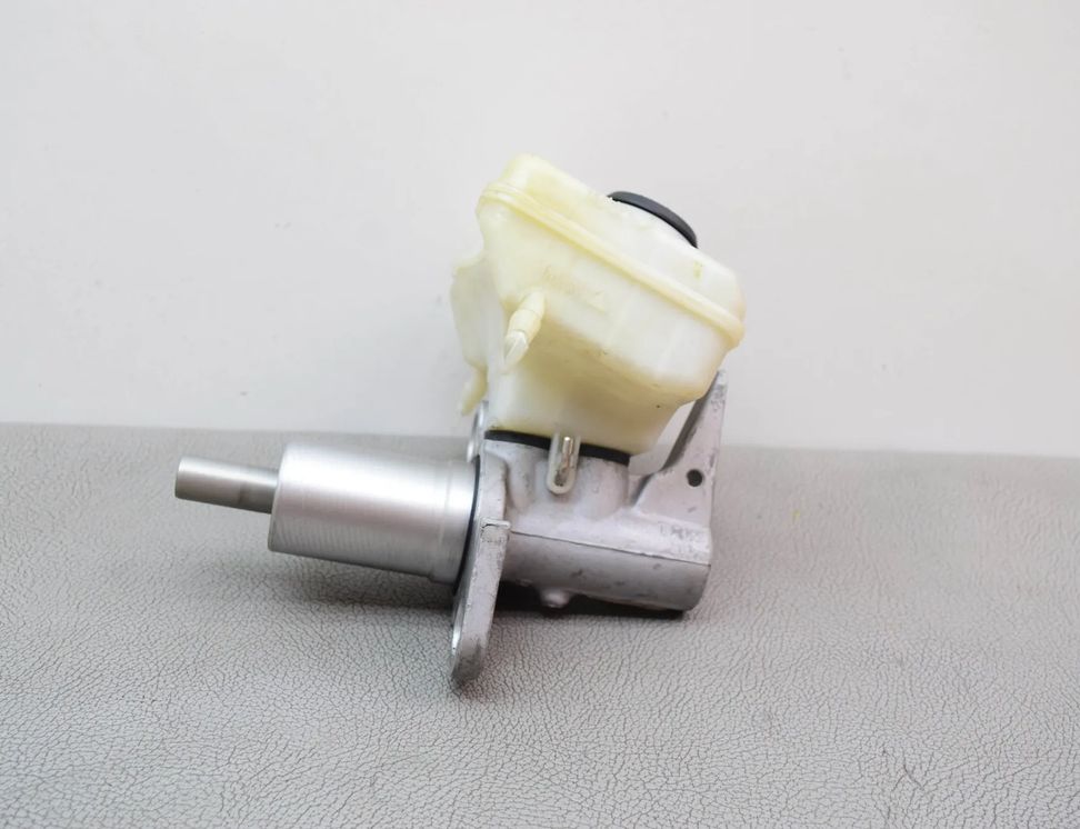 AUDI A8 D4/4H (2010-2018) Brzdový valec 8K0611301A 24875567