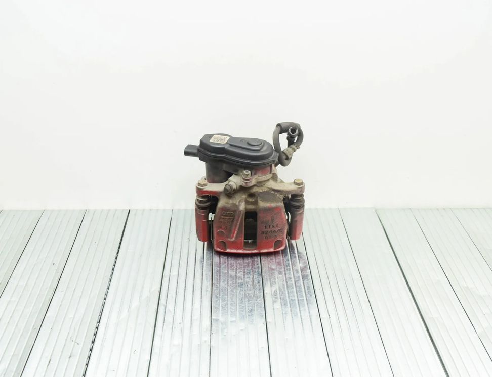 AUDI A8 D4/4H (2010-2018) Zadný pravý brzdový strmeň 8244/C 24906582