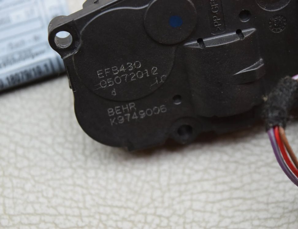 BMW 5 Series F10/F11 (2009-2017) Клапаны управления внутренним подогревом 9159332,K9749006 25382949