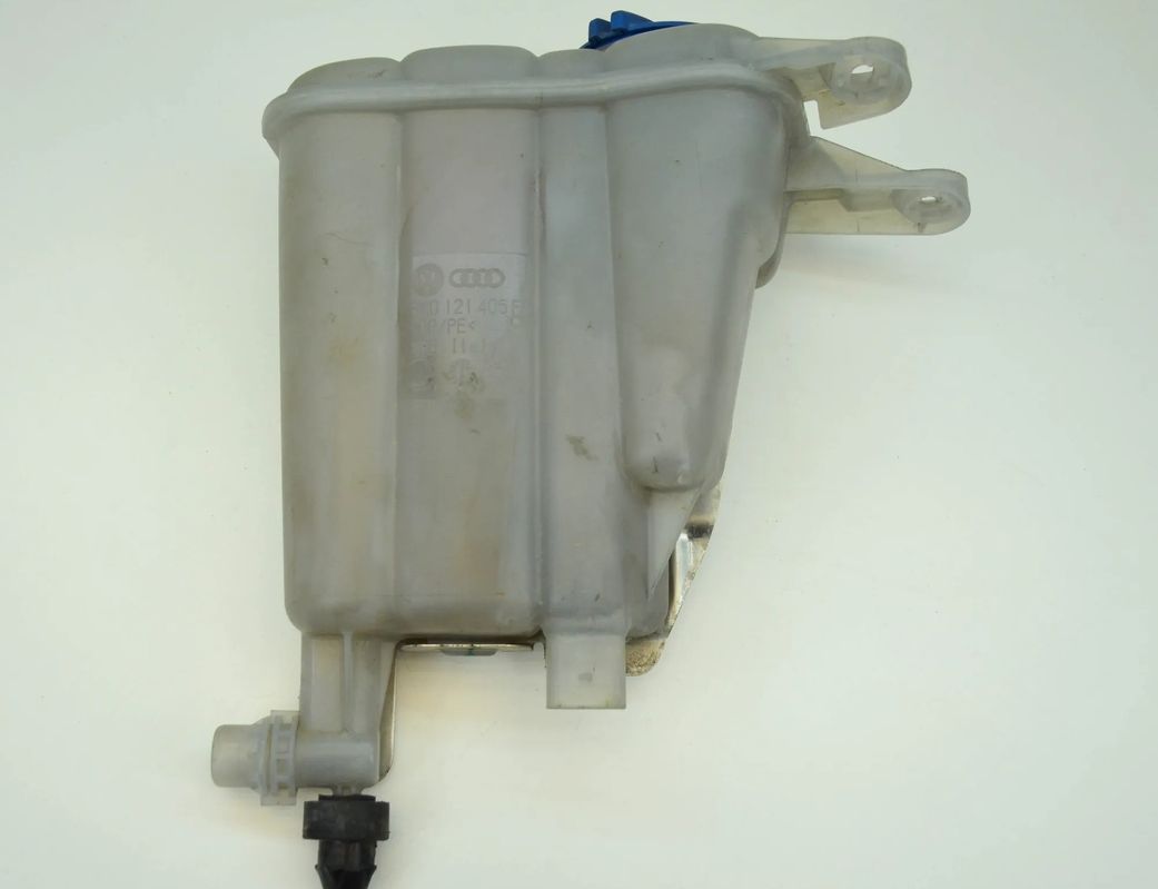 AUDI Q5 8R (2008-2017) Expanzná nádrž 8K0121405F 3856924