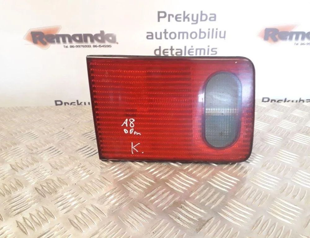 AUDI A8 D2/4D (1994-2002) Left Side Tailgate Taillight 31572354