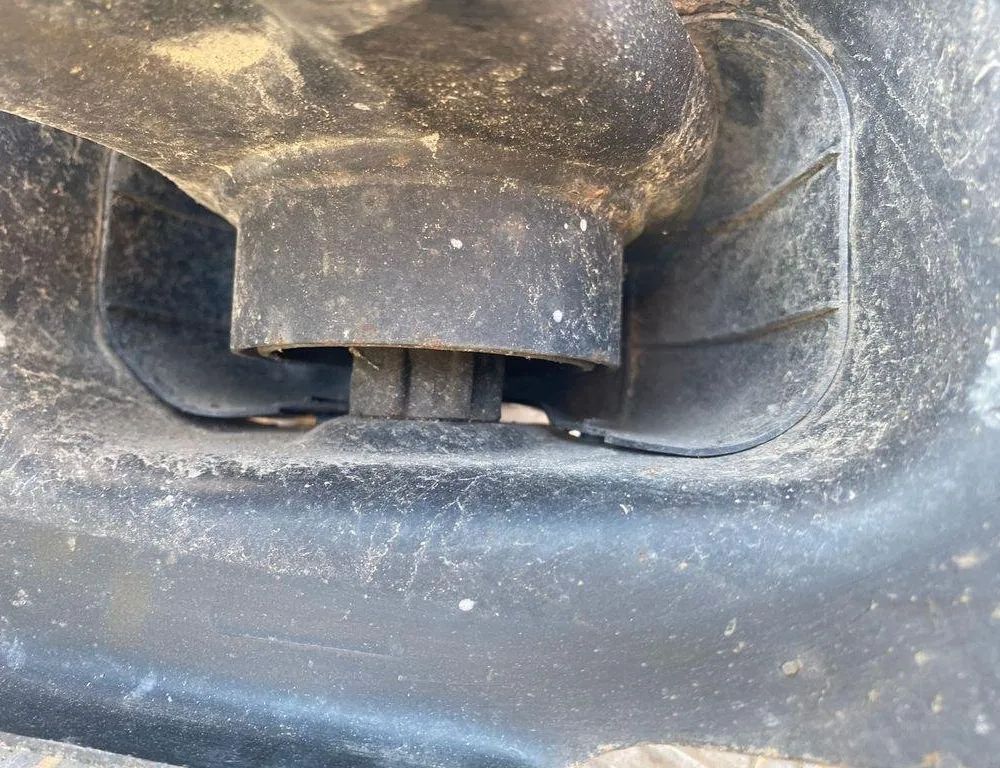 VOLKSWAGEN Golf Plus 1 generation (2004-2009) Ľavé zadné rameno závesu 1K0505129J 31577489