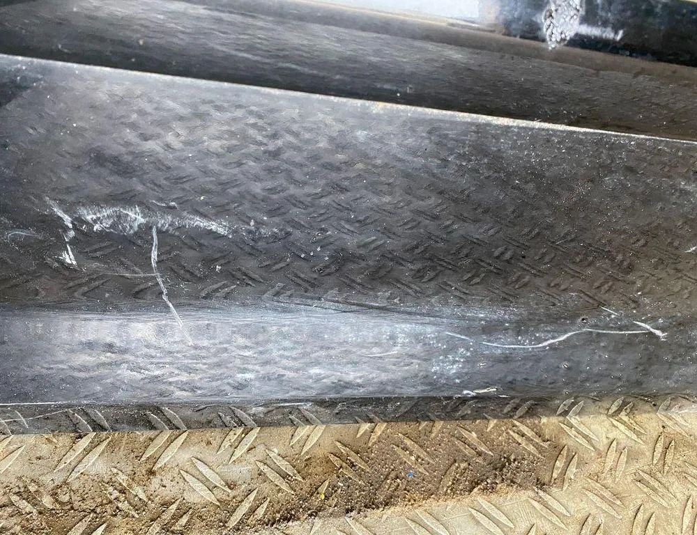 VOLKSWAGEN Golf Plus 1 generation (2004-2009) Ľavé zadné dvere 31581320