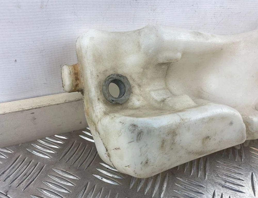 RENAULT Modus 2 generation (2007-2012) Window Washer Tank 7701058023 31589010