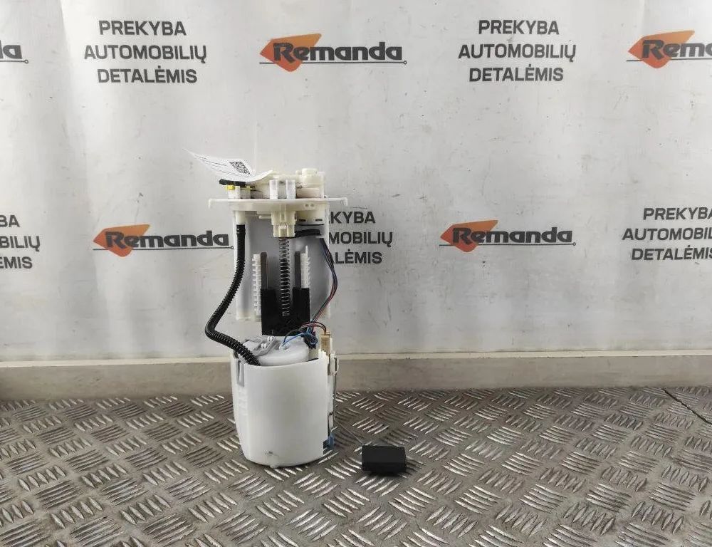 TOYOTA Prius 4 generation (XW50) (2015-2023) Топливный насос 7702047140 31593249