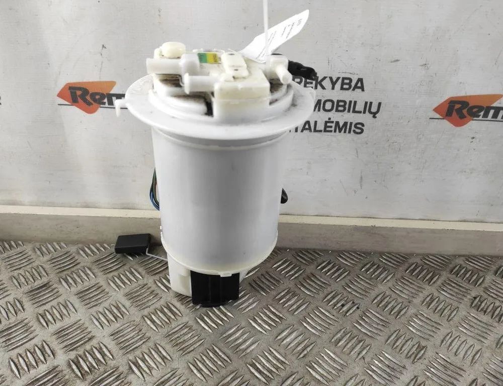 TOYOTA Prius 4 generation (XW50) (2015-2023) Топливный насос 7702047140 31593249