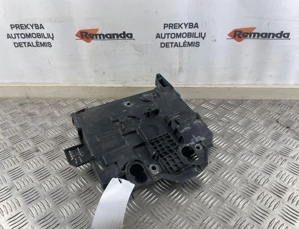 RENAULT Modus 2 generation (2007-2012) Крышка аккумулятора 8200314273 31595045