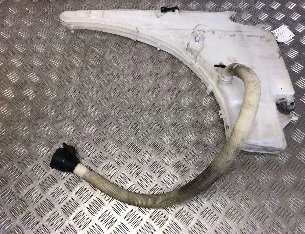 BMW X1 E84 (2009-2015) Nádrž na ostrekovač okien 45R010142 31605786