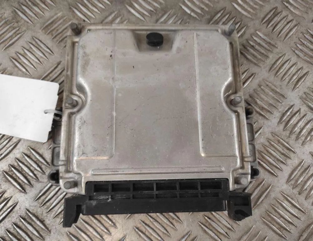 PEUGEOT 607 1 generation (2000-2008) Riadiaca jednotka motora 0281010567 31605815