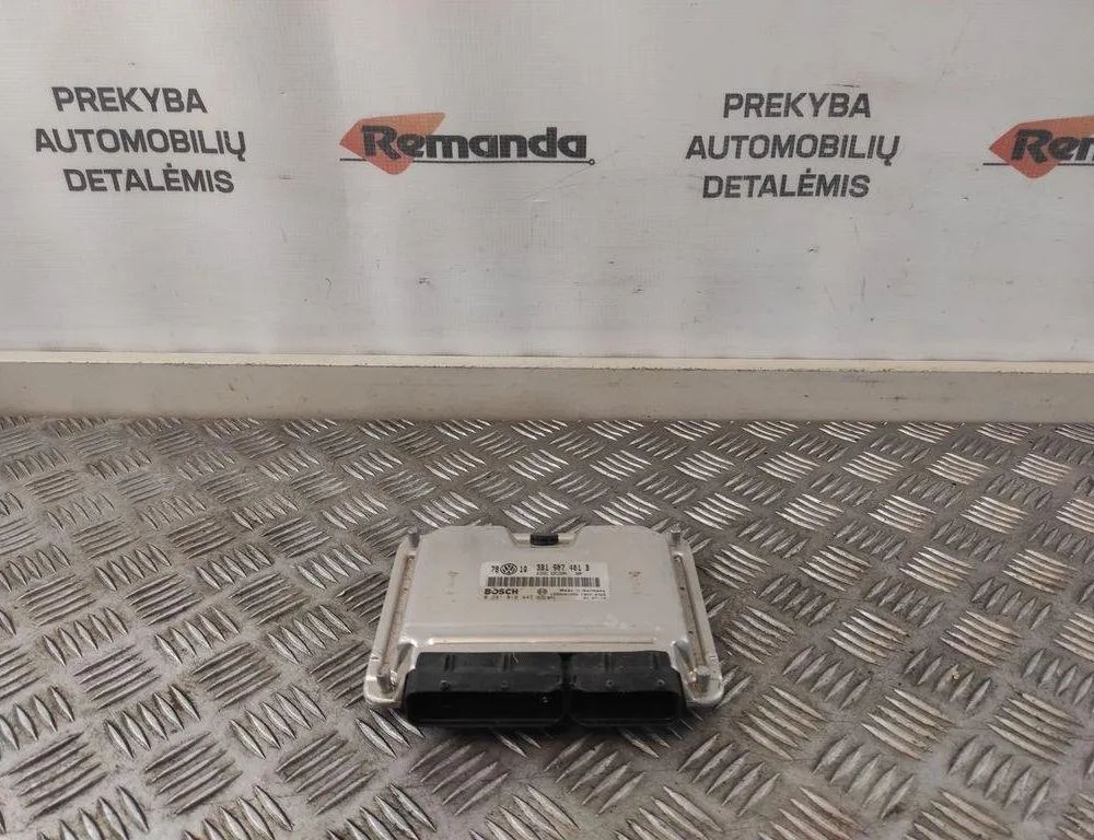 VOLKSWAGEN Passat B5 (1996-2005) Riadiaca jednotka motora 3B1907401 31606386