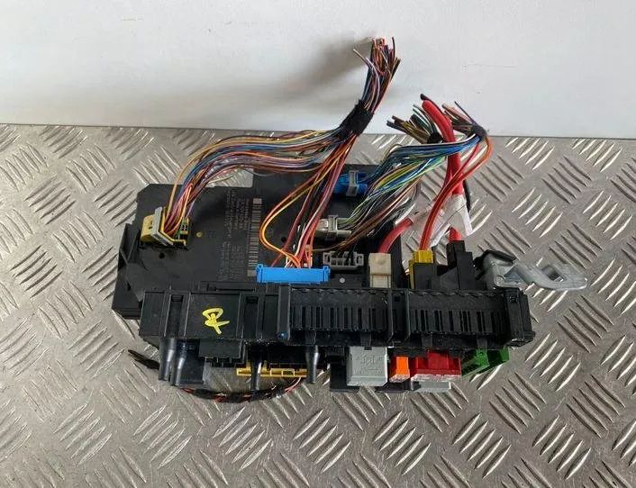 MERCEDES-BENZ E-Class W212/S212/C207/A207 (2009-2016) Fuse box 2129060005,2129012304,2129021201 21442494
