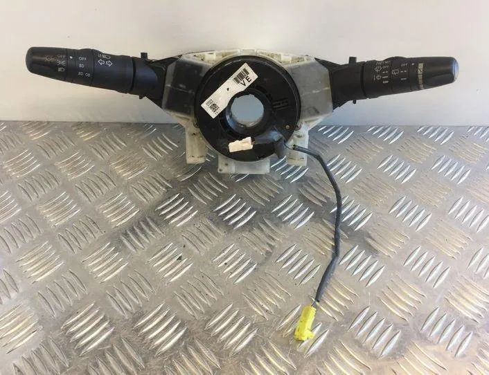NISSAN Almera N16 (2000-2006) Подрулевой переключатель 25540,25560 21446384