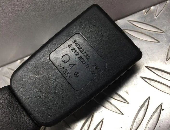 MERCEDES-BENZ E-Class W212/S212/C207/A207 (2009-2016) Ľavá zadná sedačka pracka A2128600469,2128600469 21447158