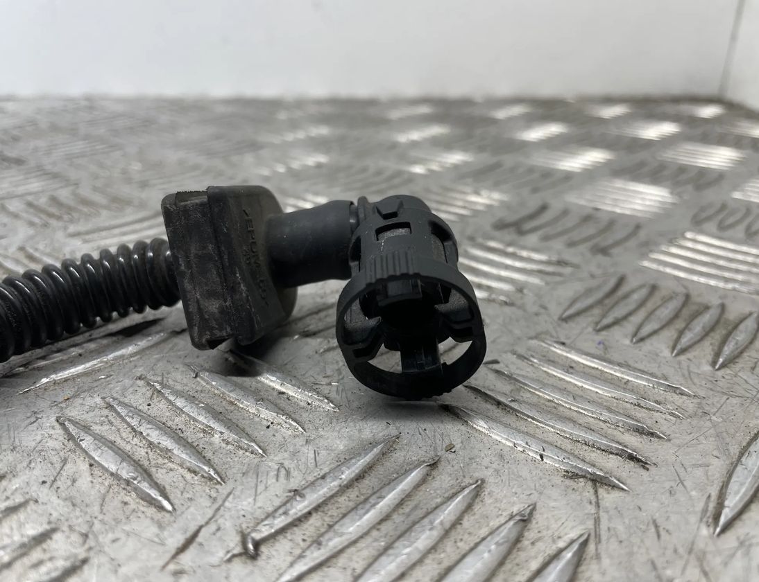 BMW 3 Series F30/F31 (2011-2020) Vákuová trubica 7602057 21634798