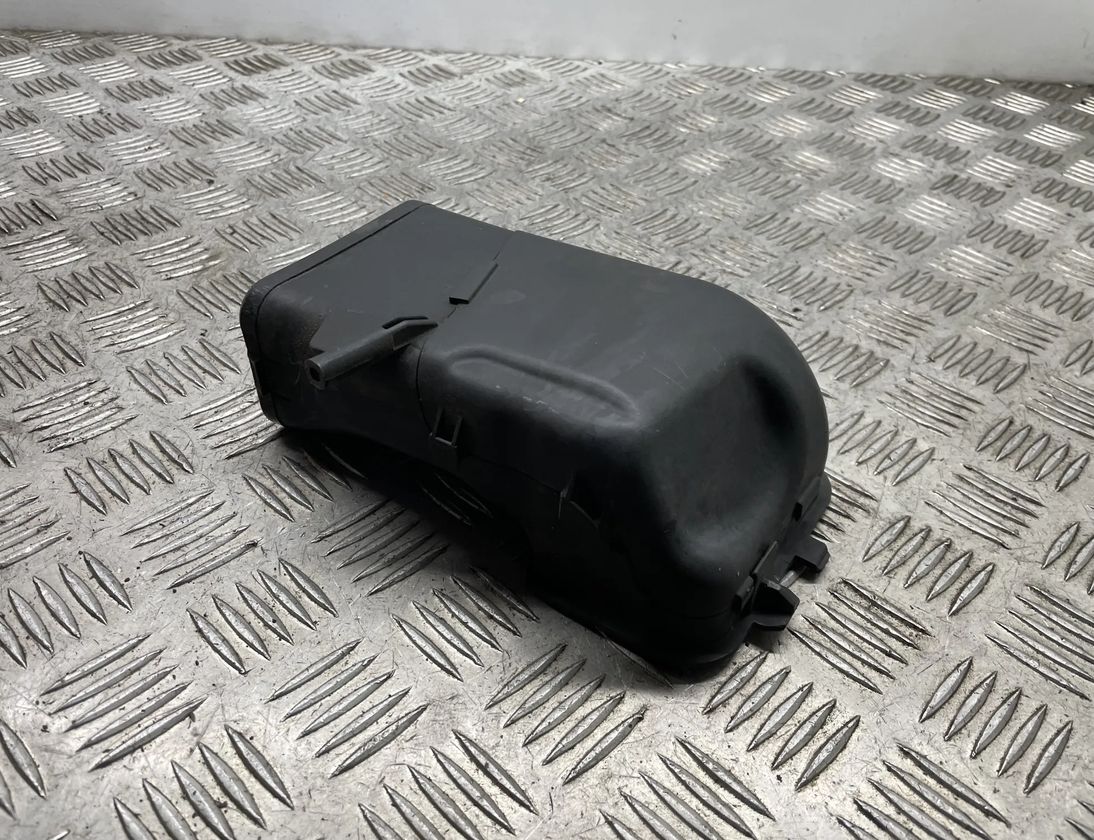 BMW 5 Series F10/F11 (2009-2017) ДЕТАЛЬ (ДЕТАЛИ) КАНАЛА ЗАБОРА ВОЗДУХА 7577471,13717577471 22317031