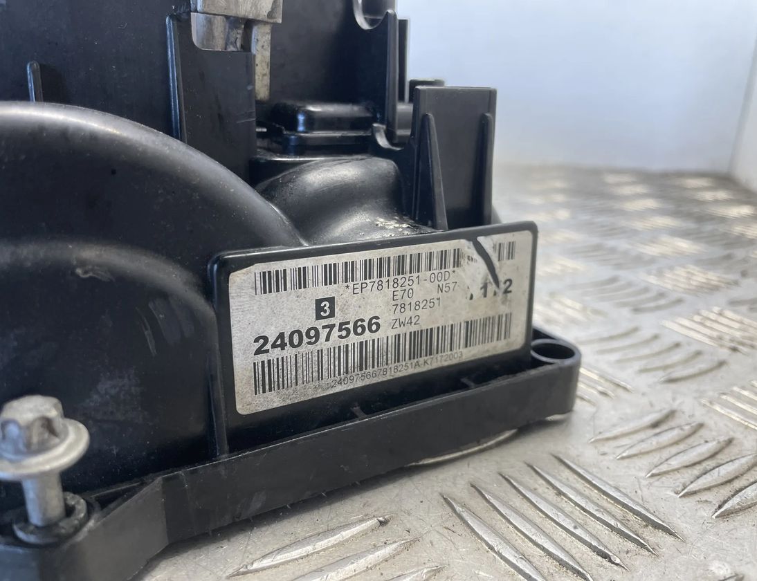 BMW X5 E70 (2006-2013) Ventilový kryt 7800309 24683700