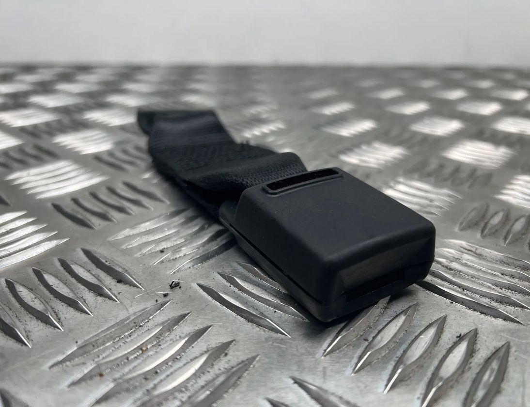 BMW 3 Series F30/F31 (2011-2020) Средняя пряжка сиденья задняя 7259397 28152276