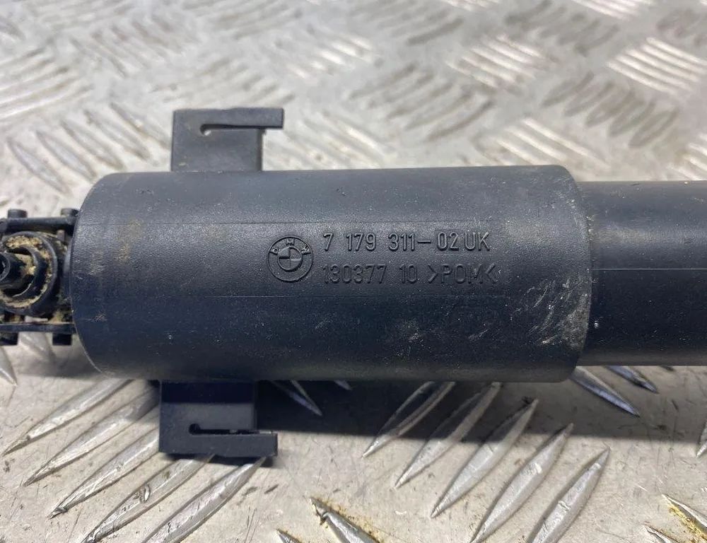 BMW 3 Series E90/E91/E92/E93 (2004-2013) Left Side Headlamp Washer 7179311 30984506