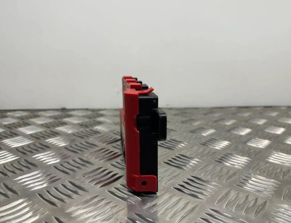 BMW 3 Series F30/F31 (2011-2020) Распределительная коробка 10688710,9227752 30991377