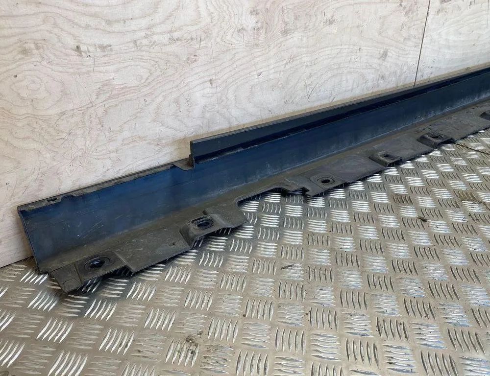 BMW 5 Series F10/F11 (2009-2017) Наружний пластиковый порог правый 7184774 30991729