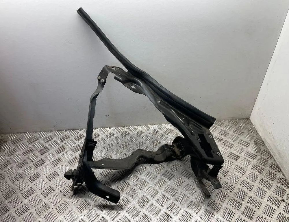 MERCEDES-BENZ C-Class W204/S204/C204 (2004-2015) Right Headlight Bracket Mount A2046201291 30997322