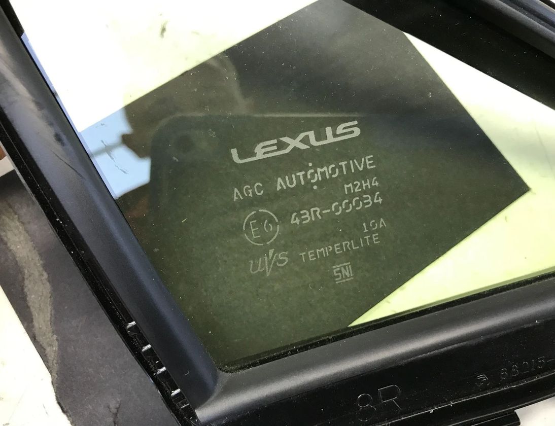 LEXUS LX 3 generation (2007-2024) Front door glass rail 6821552100 30193562
