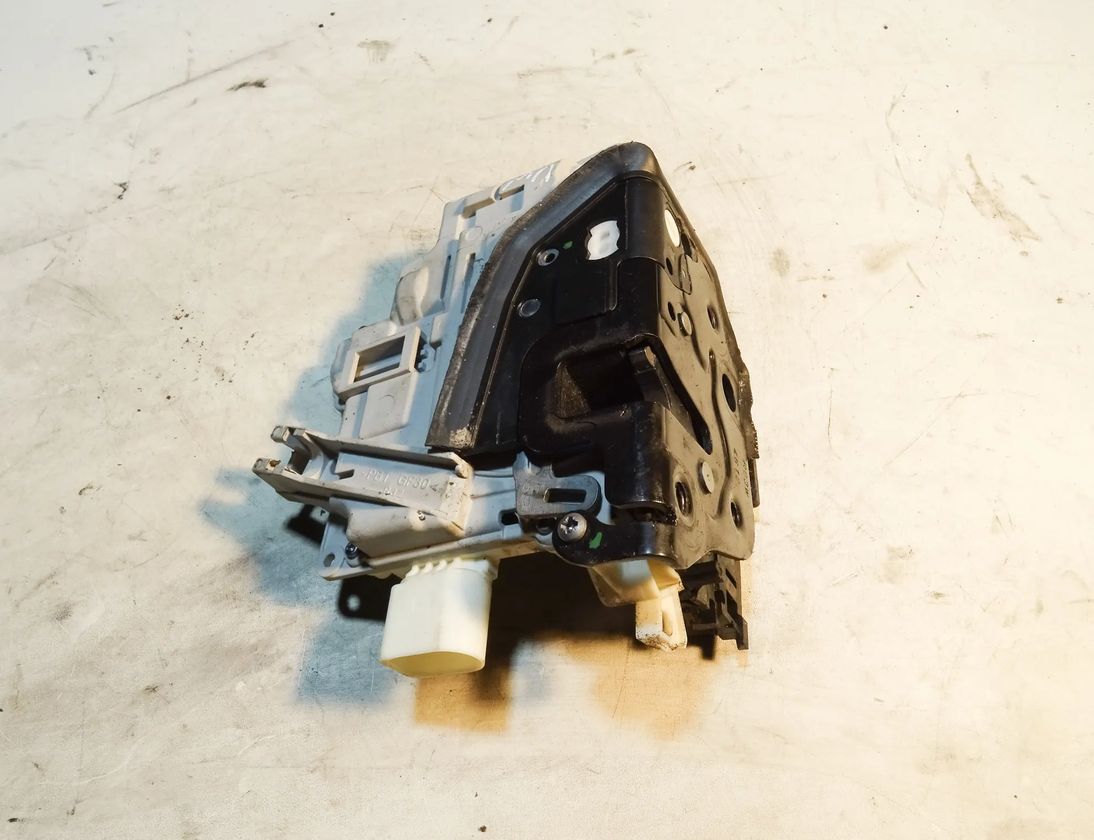 VOLKSWAGEN Passat Variant 1 generation (2010-2024) Замок двери передний правый cz3c1837016a 13922878