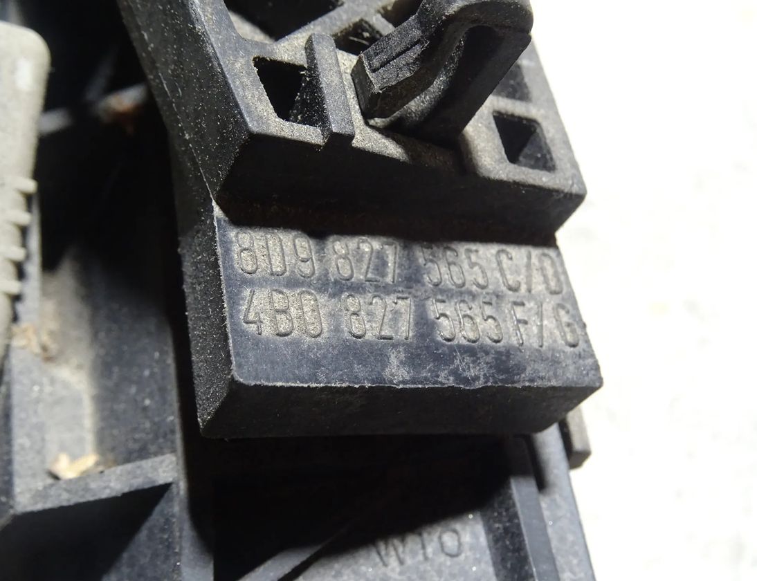 AUDI A6 C5/4B (1997-2004) Tailgate Handle 8D9827565C,8D9827565D,4B0827565F,4B0827565G 15476828