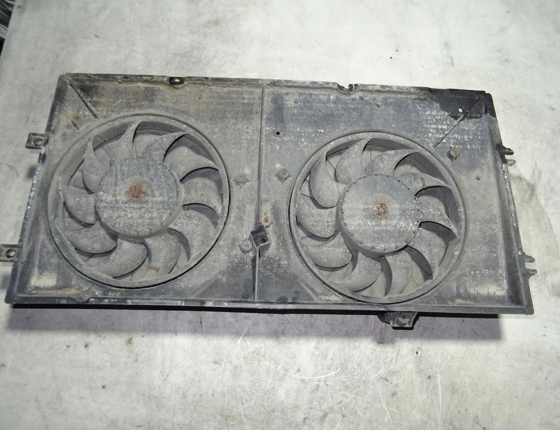 VOLKSWAGEN Transporter T4 (1990-2003) Radiatorový ventilátor 701121207B,701121205 17442593