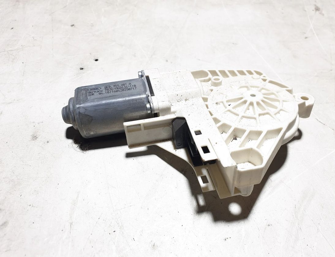 AUDI A5 8T (2007-2016) Motor regulátora okna ľavých predných dverí 8K0959801A 17532677