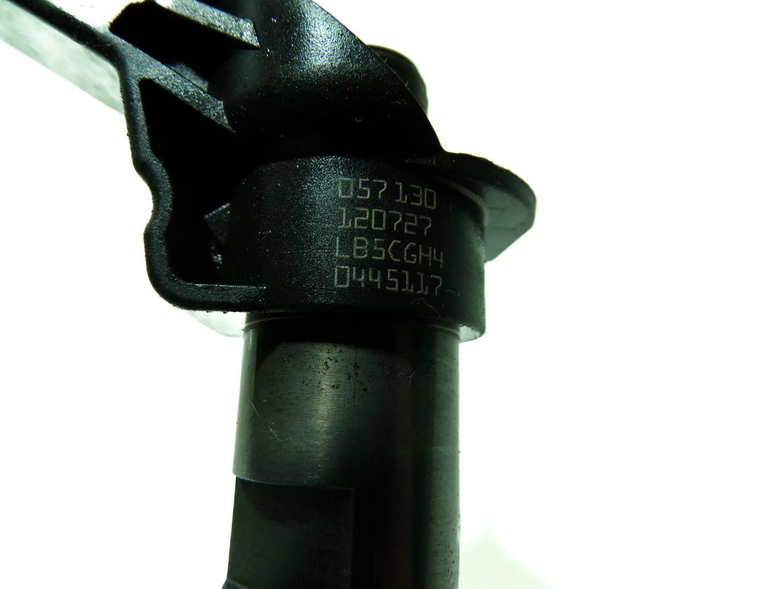 VOLKSWAGEN Touareg 2 generation (2010-2018) Palivový vstrekovač 0445117020,057130277AM 23651551
