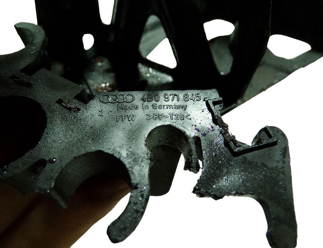 AUDI A6 C5/4B (1997-2004) Držiak čerpadla ABS 4B0614119A,4B0971845 26247818