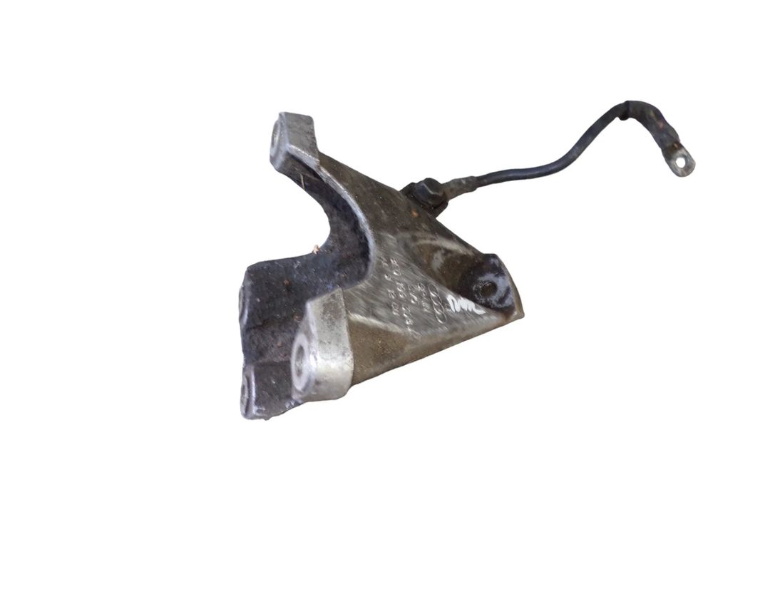AUDI A4 B6/8E (2000-2005) Кронштейн двигателя правой стороны 8E0199308J 26545419