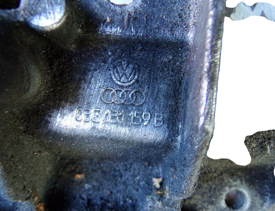 AUDI A4 B7/8E (2004-2008) Držiak motora pravá strana 03G131159B 26549211