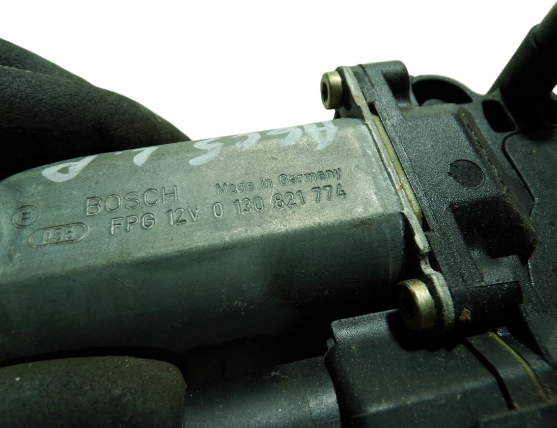 AUDI A6 C5/4B (1997-2004) Маторчик стеклоподъемника передней правой двери 0130821774 27450638