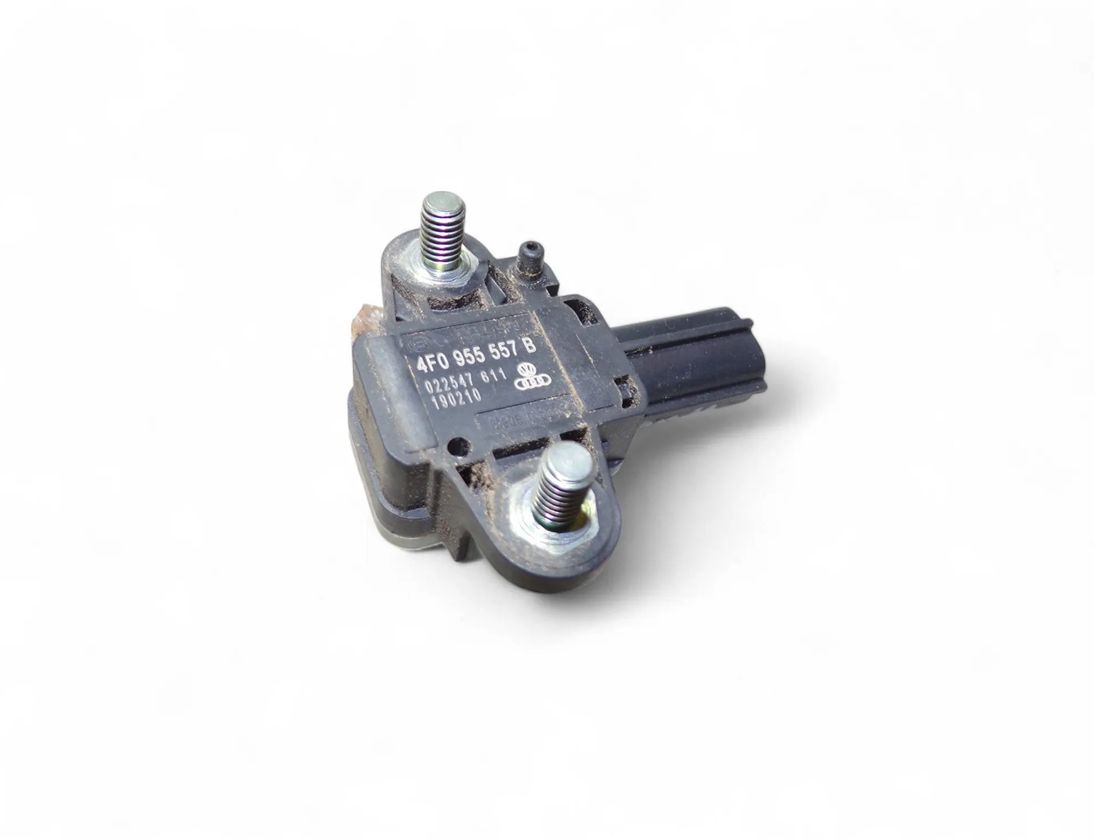 AUDI A6 C6/4F (2004-2011) ДАТЧИК УДАРА НАДУВНЫХ ПОДУШЕК 4F0955557B 28515813