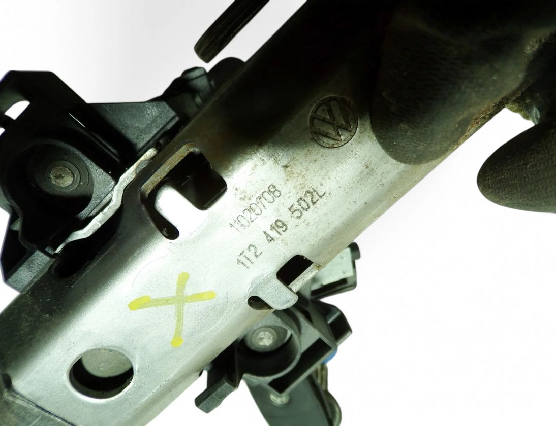 VOLKSWAGEN Caddy 3 generation (2004-2015) Steering wheel axle set 1T2419502L,1K0905865A,1K0905851B 28800484