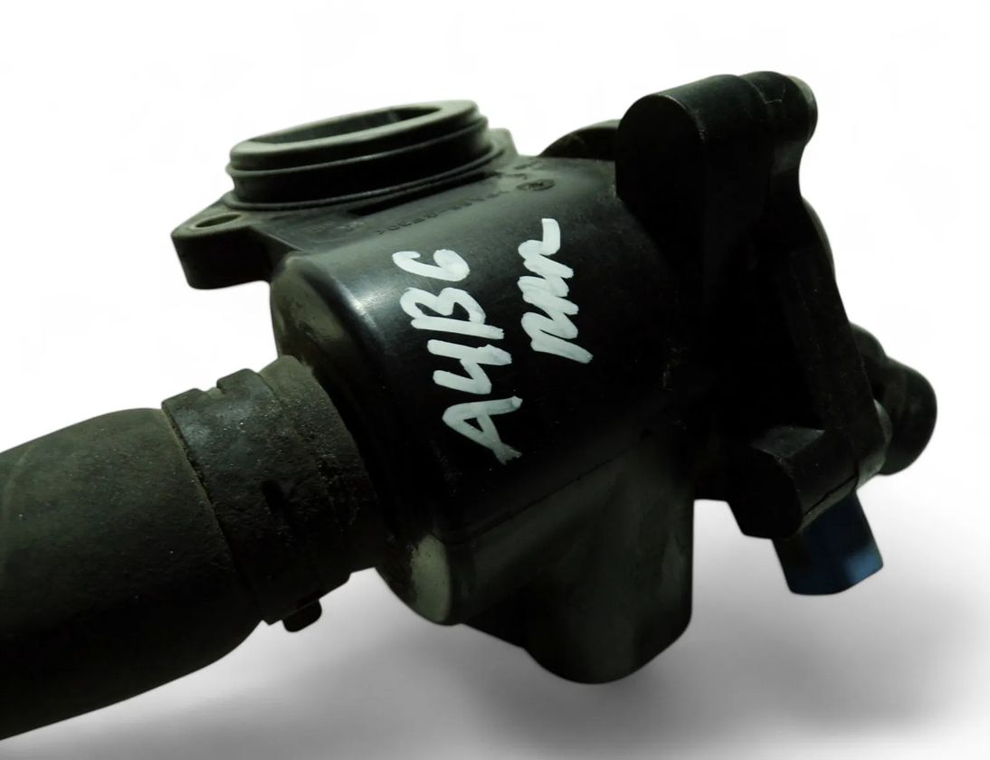 AUDI A4 B6/8E (2000-2005) Термостат 30378111